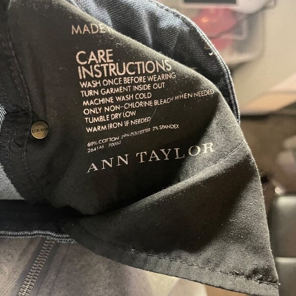 Ann‎ Taylor Curvy Fit Wide Leg 69% Cotton Size 6 Mid Rise Boot cut Jeans - Picture 5 of 5